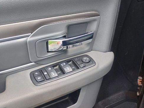 Used 2014 RAM 1500 Classic SLT image 12