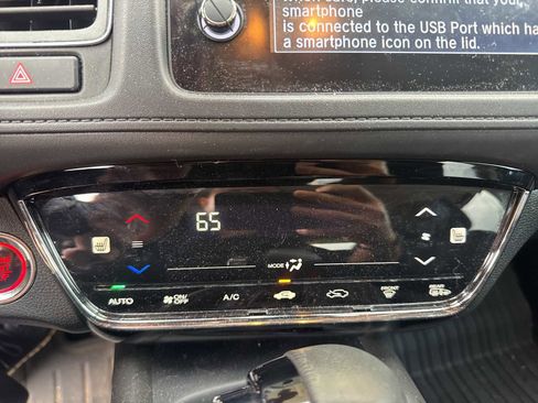 Used 2022 Honda HR-V EX-L image 10