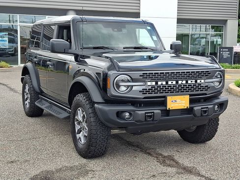 Certified 2025 Ford Bronco Badlands AWD/4WD image 2