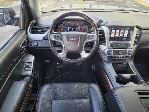 Used 2017 GMC Yukon SLT image 16
