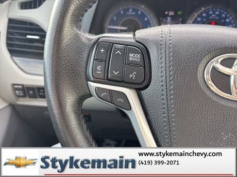 Used 2019 Toyota Sienna XLE w/ XLE Navigation Package image 38