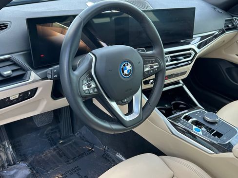 Used 2023 BMW i4 eDrive35 RWD image 13