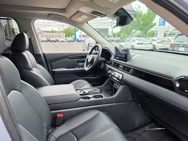 Certified 2025 Honda Pilot Touring image 11