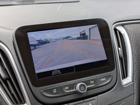 Used 2025 Chevrolet Malibu LT FWD image 22