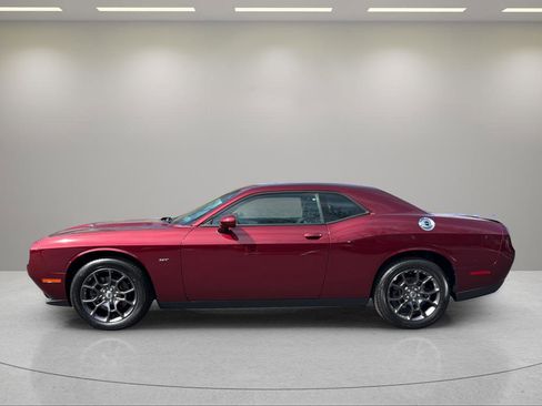 Used 2018 Dodge Challenger GT AWD/4WD image 9