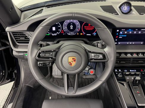 Used 2025 Porsche 911 Carrera image 16