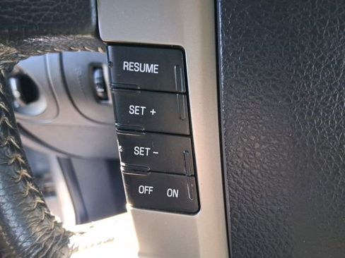 Used 2009 Ford Flex SE image 18