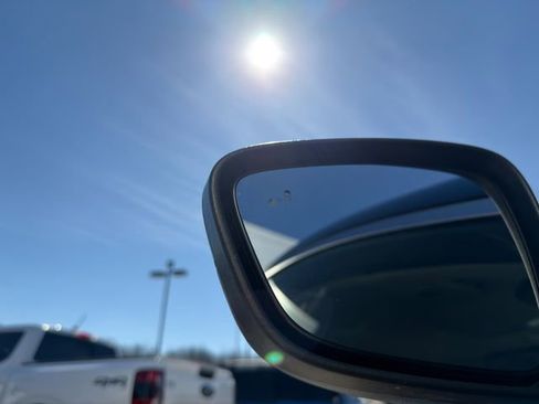 Used 2020 Ford Escape SE image 11