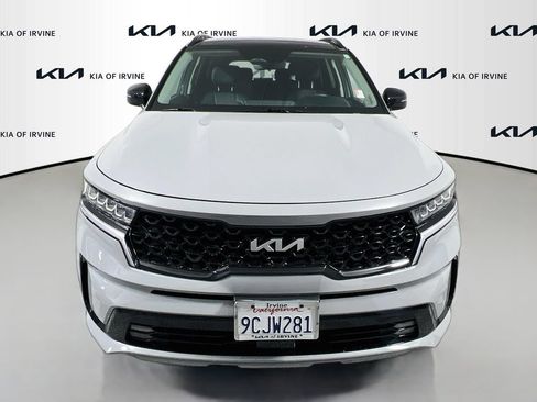 Certified 2022 Kia Sorento EX w/ Panoramic Sunroof Package FWD image 2