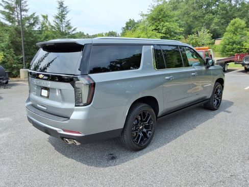 Certified 2026 Chevrolet Suburban High Country AWD/4WD image 5