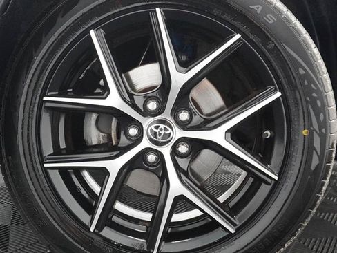 Used 2017 Toyota RAV4 SE AWD/4WD image 3