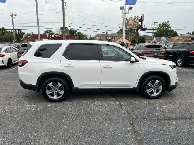 Used 2025 Honda Pilot EX-L image 12