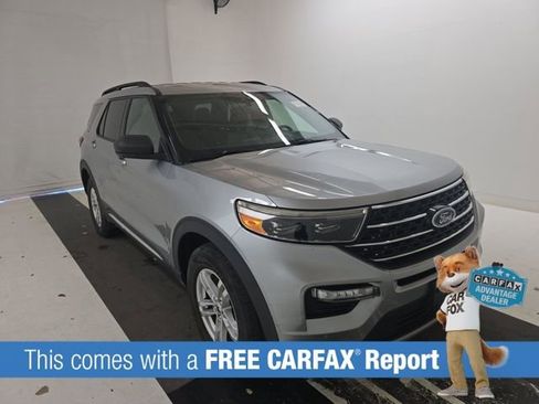 Used 2020 Ford Explorer XLT w/ Equipment Group 202A image 2