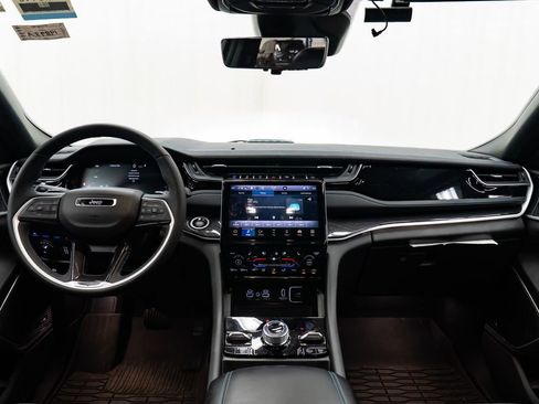 Used 2023 Jeep Grand Cherokee Trailhawk w/ Advanced Protech Group II image 10