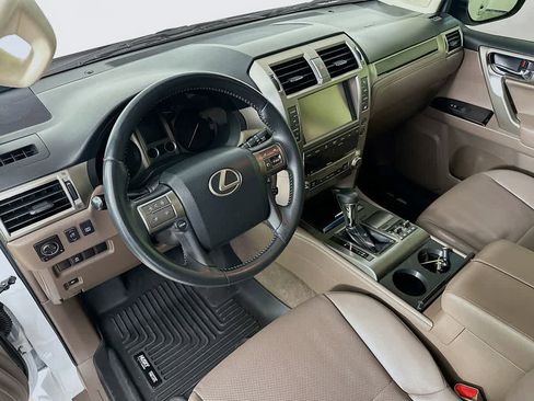Used 2016 Lexus GX 460 w/ Preferred Accessory Package AWD/4WD image 2