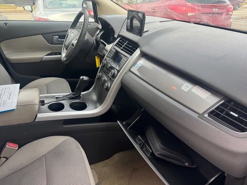 Used 2011 Ford Edge SEL image 25