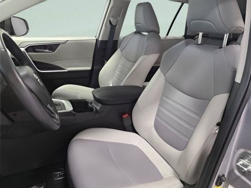 Used 2022 Toyota RAV4 XLE Premium AWD/4WD image 20