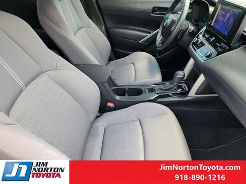 Used 2024 Toyota Corolla Cross AWD Hybrid image 16