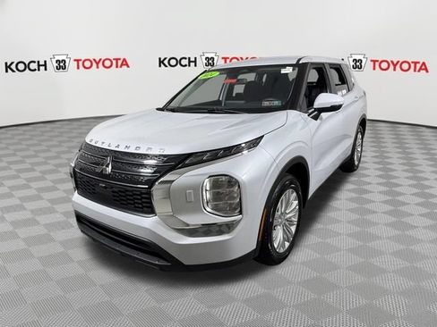 Used 2024 Mitsubishi Outlander ES AWD/4WD image 3