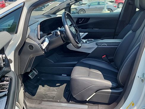 Certified 2025 Cadillac Optiq Luxury 2 w/ LPO, Floor Liner Package AWD/4WD image 13