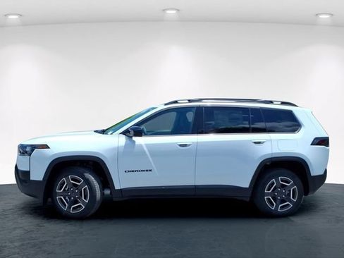 New 2026 Jeep Cherokee Laredo AWD/4WD image 5