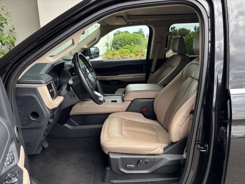 Used 2024 Ford Expedition Limited RWD image 28