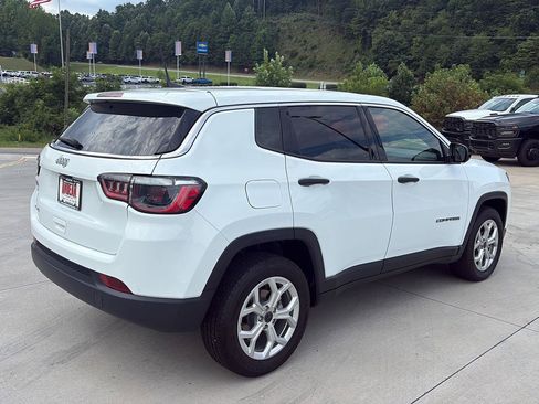 Used 2025 Jeep Compass Sport AWD/4WD image 6