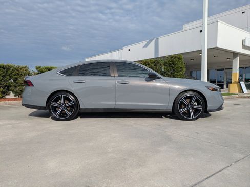 Used 2023 Honda Accord Sport image 3