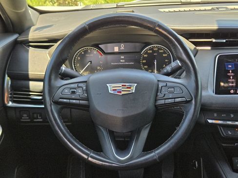 Used 2019 Cadillac XT4 Premium Luxury FWD image 26