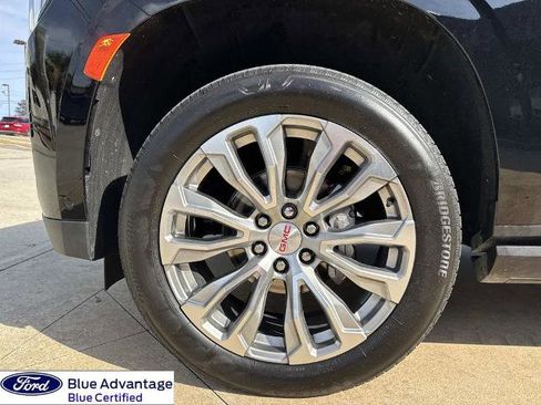 Used 2024 GMC Yukon XL Denali w/ Denali Reserve Package image 7