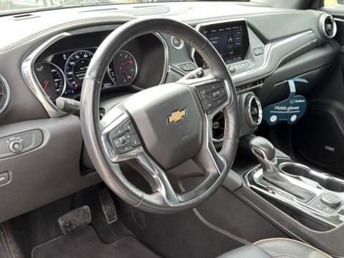 Certified 2022 Chevrolet Blazer Premier w/ Enhanced Convenience Package AWD/4WD image 9