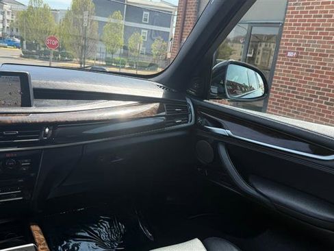 Used 2016 BMW X5 xDrive50i image 25