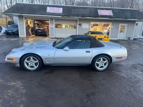 Used 1996 Chevrolet Corvette Convertible RWD image 4