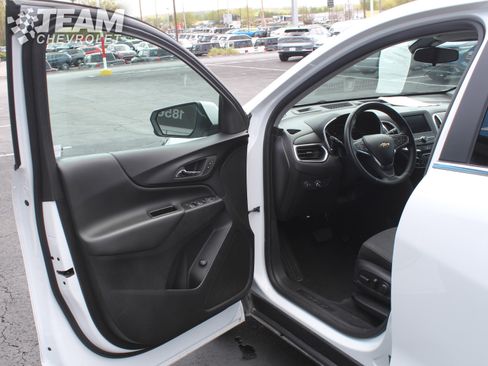 Used 2024 Chevrolet Equinox LT AWD/4WD image 10