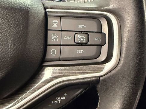 Used 2022 Jeep Wagoneer Series III AWD/4WD image 31