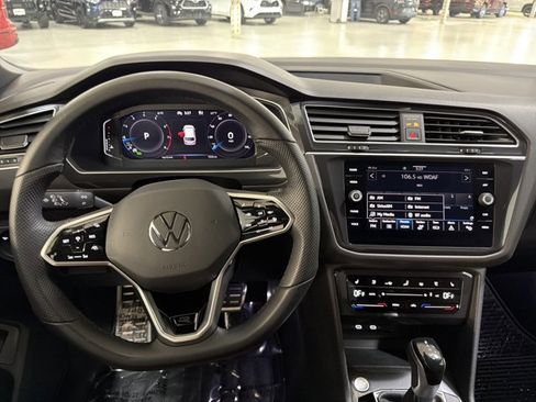 Certified 2023 Volkswagen Tiguan SEL R-Line image 28