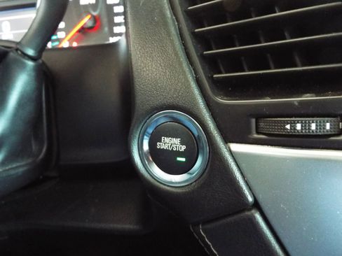 Used 2015 Chevrolet Suburban LTZ image 15