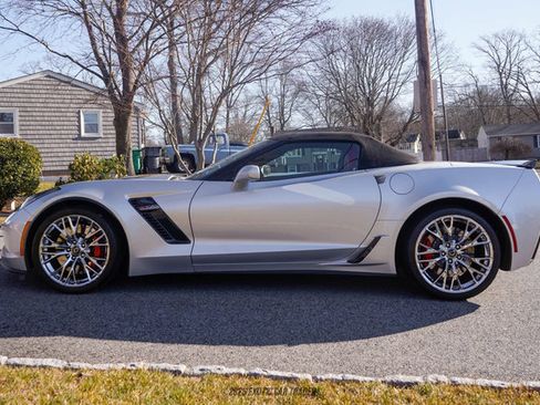 Used 2015 Chevrolet Corvette Z06 w/ 3LZ Preferred Equipment Group image 18