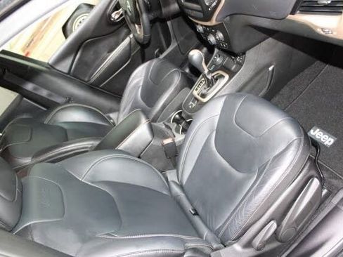 Used 2014 Jeep Cherokee Limited image 27