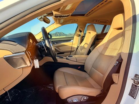 Used 2016 Porsche Panamera image 25