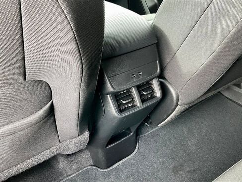 Used 2025 Chevrolet Equinox LT AWD/4WD image 12