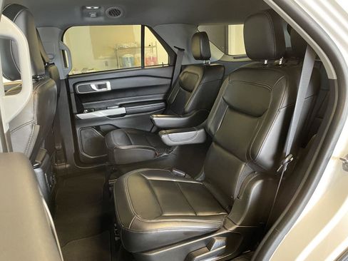 Used 2024 Ford Explorer XLT w/ Equipment Group 202A image 22