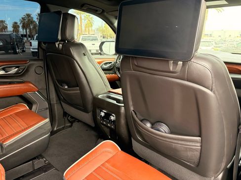 Used 2023 GMC Yukon XL Denali Ultimate AWD/4WD image 14