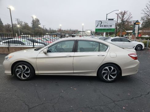 Used 2016 Honda Accord EX image 2