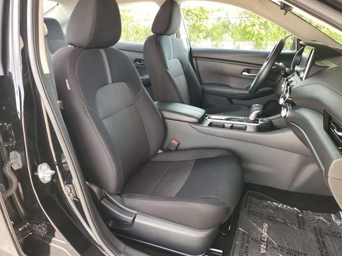 Used 2025 Nissan Sentra SV FWD image 16