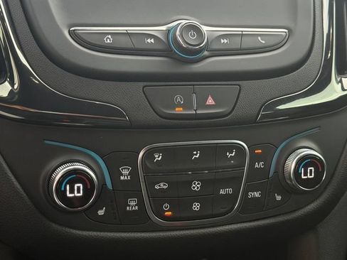 Used 2022 Chevrolet Equinox RS FWD image 18