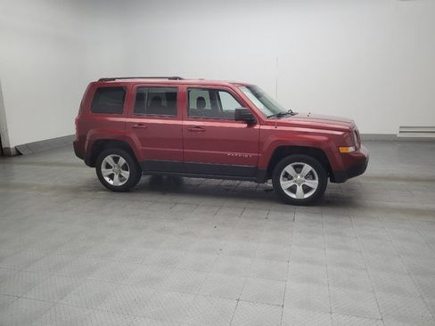 Used 2017 Jeep Patriot Latitude FWD image 11