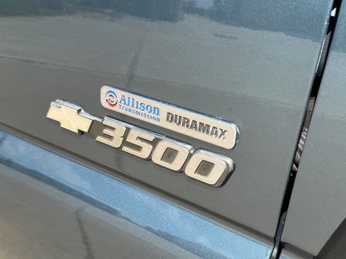 Used 2006 Chevrolet Silverado 3500 LT w/ Heavy-Duty Power Package image 48