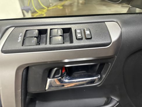 Used 2019 Toyota 4Runner SR5 Premium w/ Four Season Floor Mat Package AWD/4WD image 28