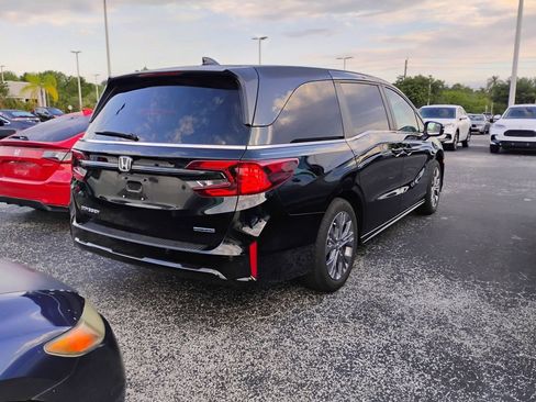 Used 2025 Honda Odyssey Touring image 4